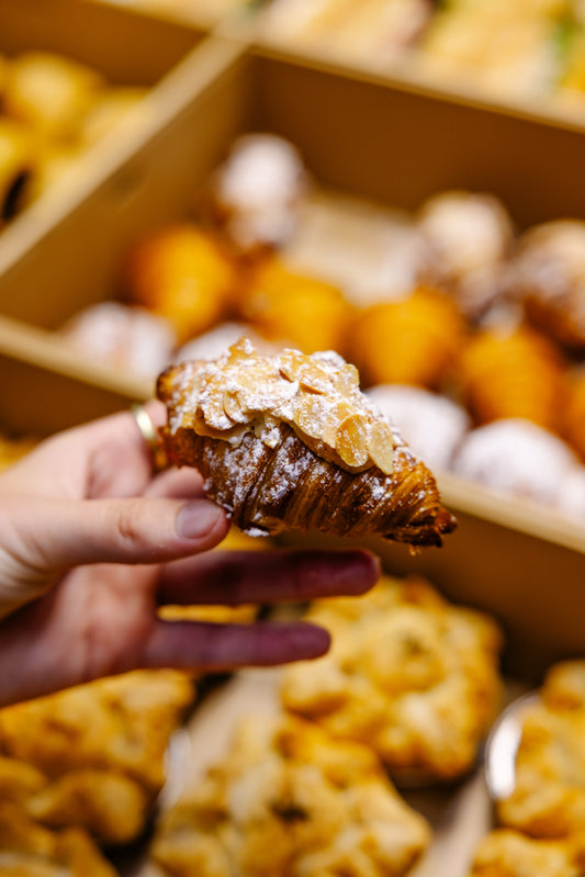 MINI ALMOND CROISSANT