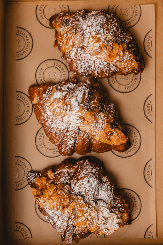 ALMOND CROISSANT